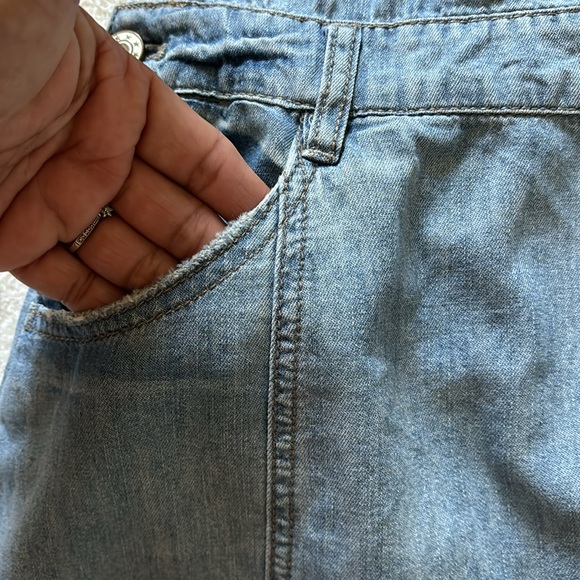 ♥️… Free People Savannah Chambray Denim Blue Overall Mini Dress - Picture 7 of 10